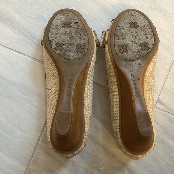 Naturalizer wedge open toe shoe size 6 - Picture 5 of 5